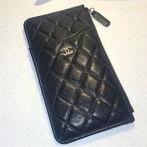 CHANEL Quilted Black Caviar Wallet Silver CC Hardware Card Phone Holder